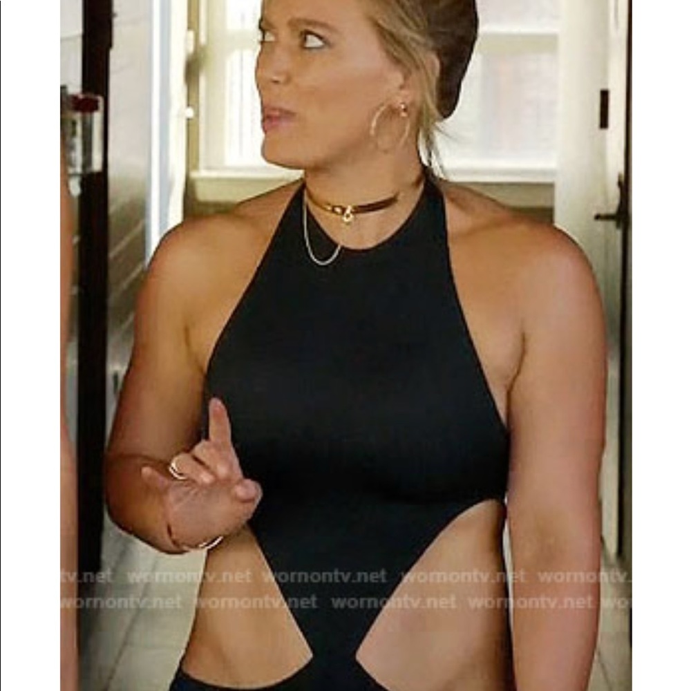 Hilary Duff Swimsuit from Younger S3E9